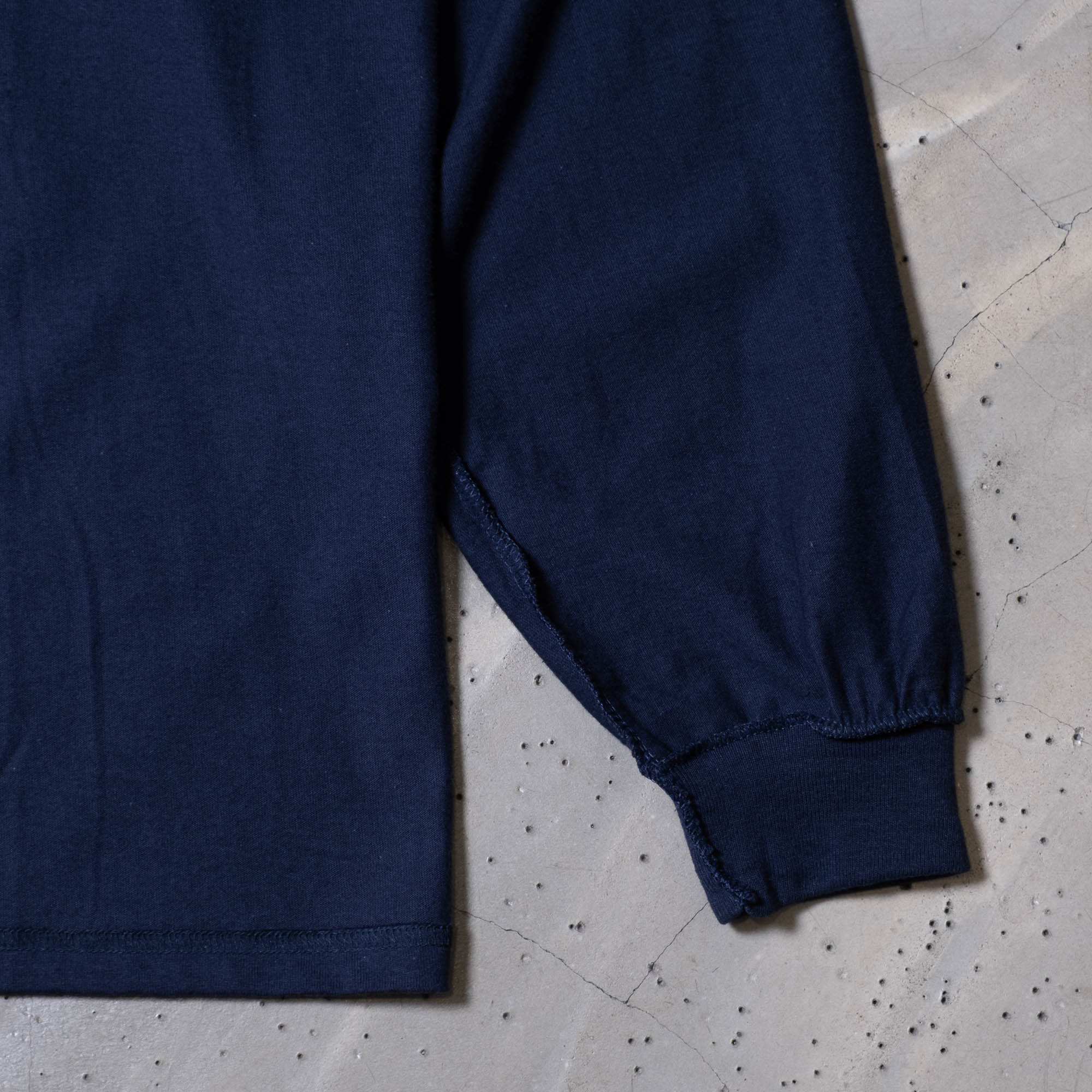 is-ness QV LS Tee - Navy