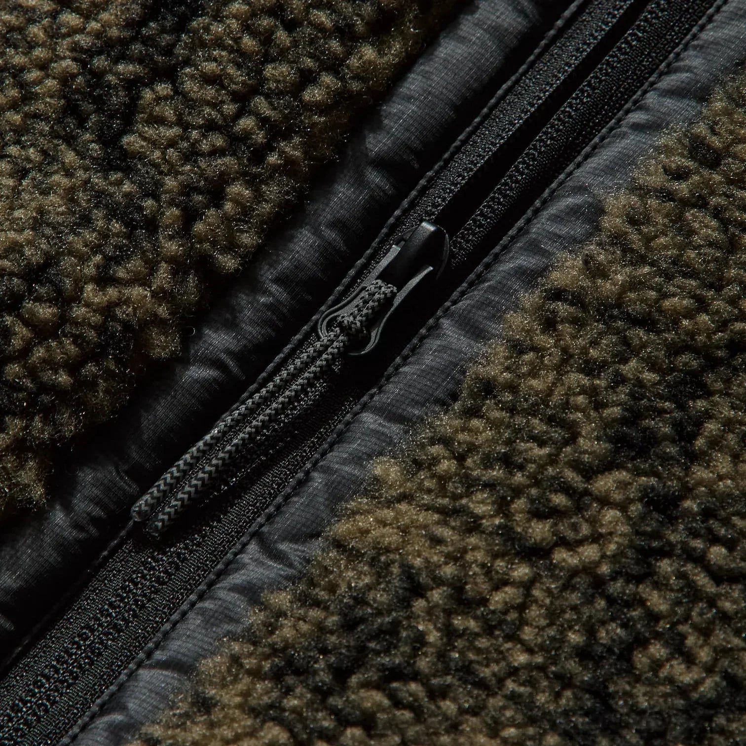 ROA Ewe Furry Jacket - Olive