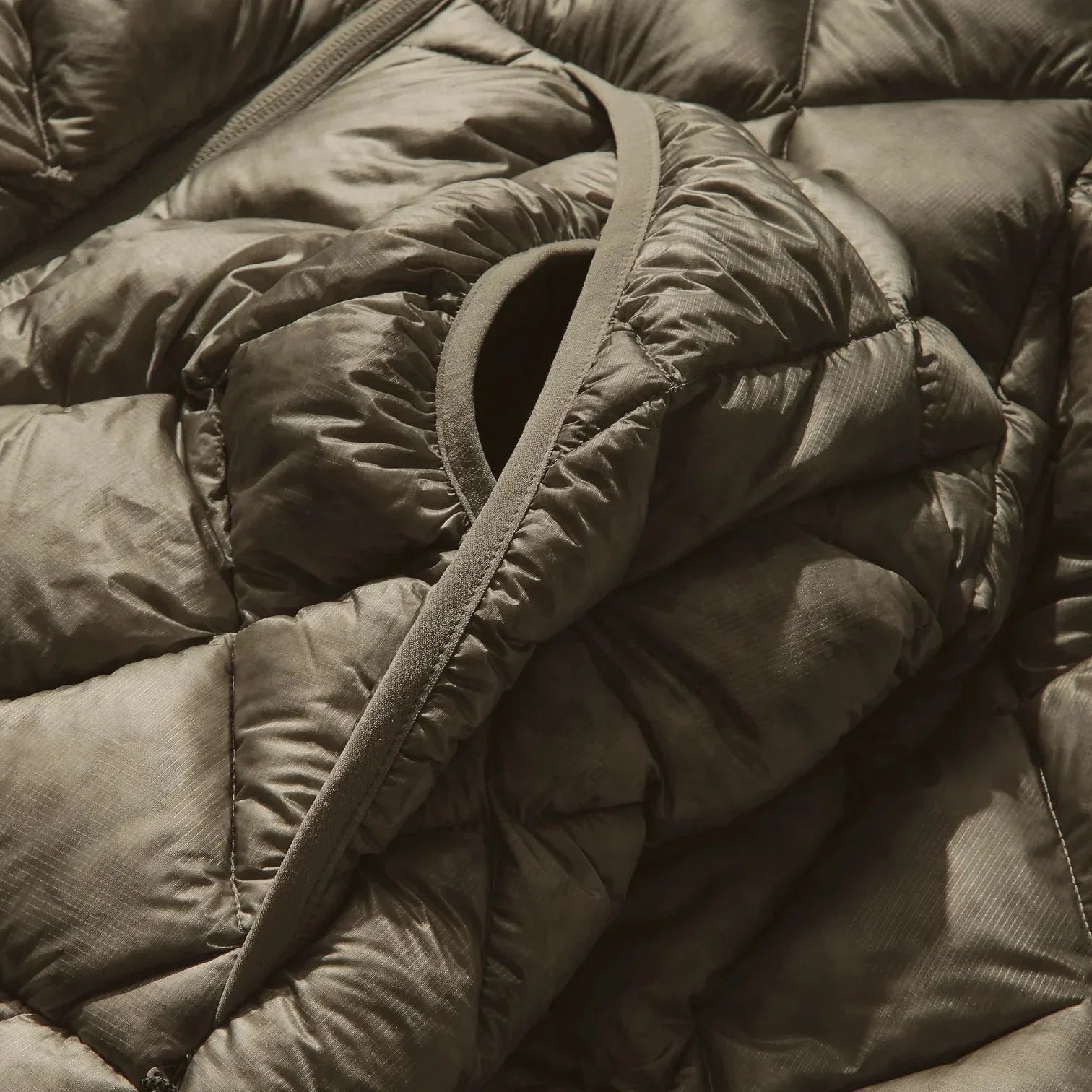 ROA Nuna 800 Fill Power Hooded Down Jacket - Sage Green