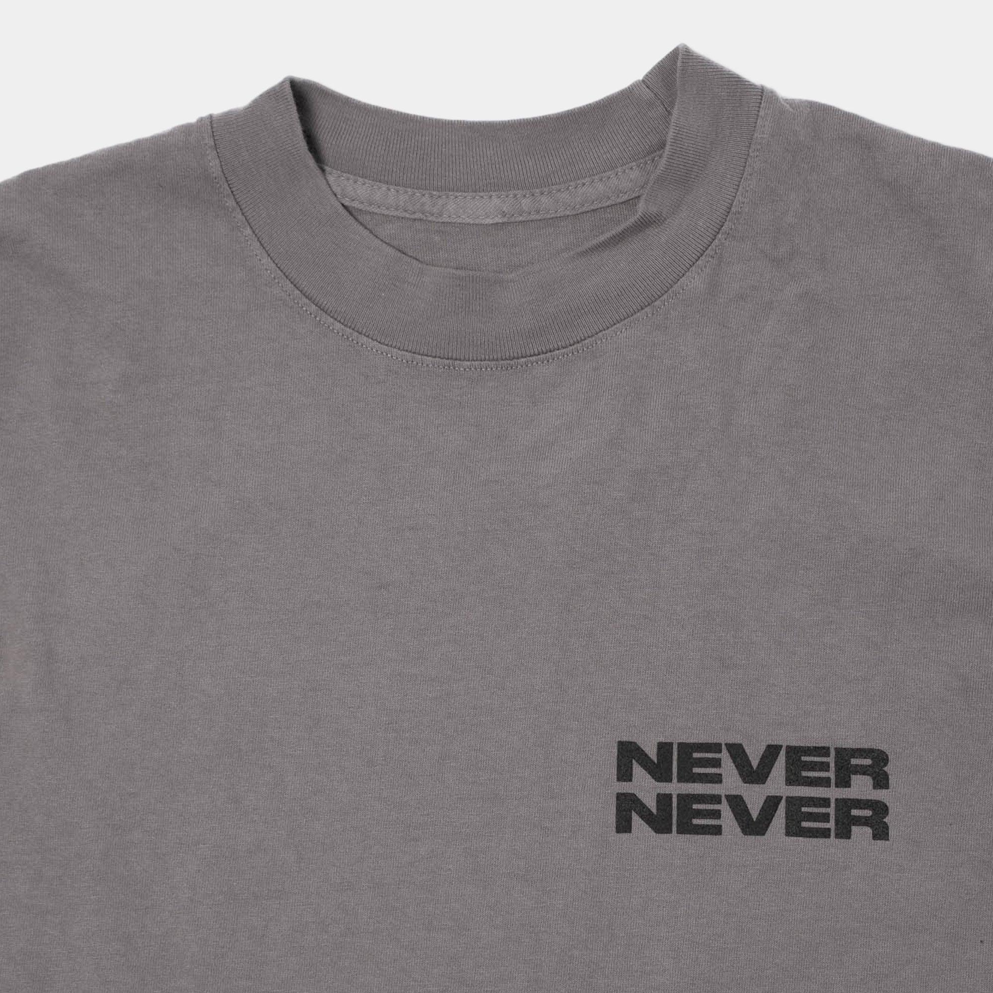 Never Never Concrète Stack Tee - Charcoal - Never Never