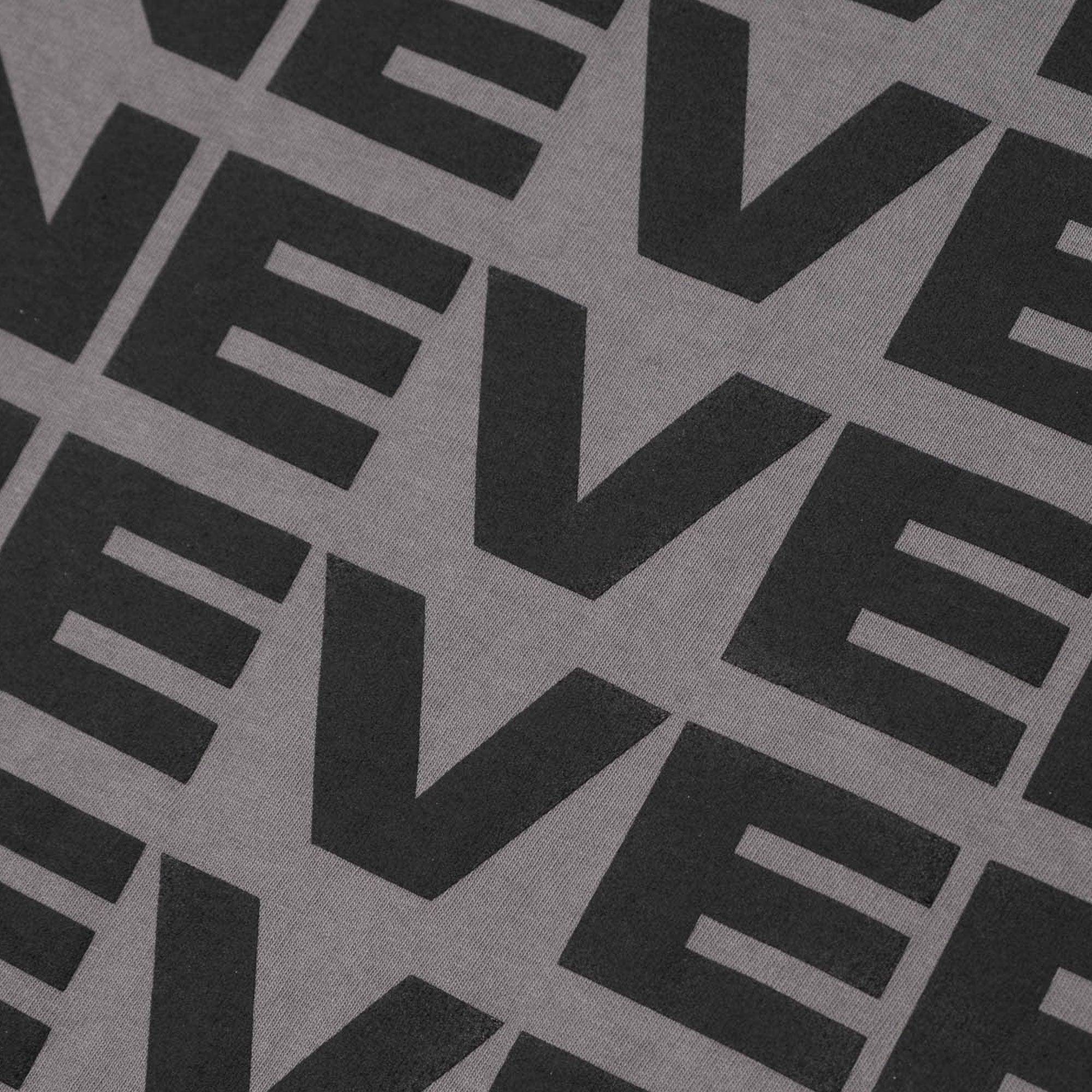 Never Never Concrète Stack Tee - Charcoal - Never Never