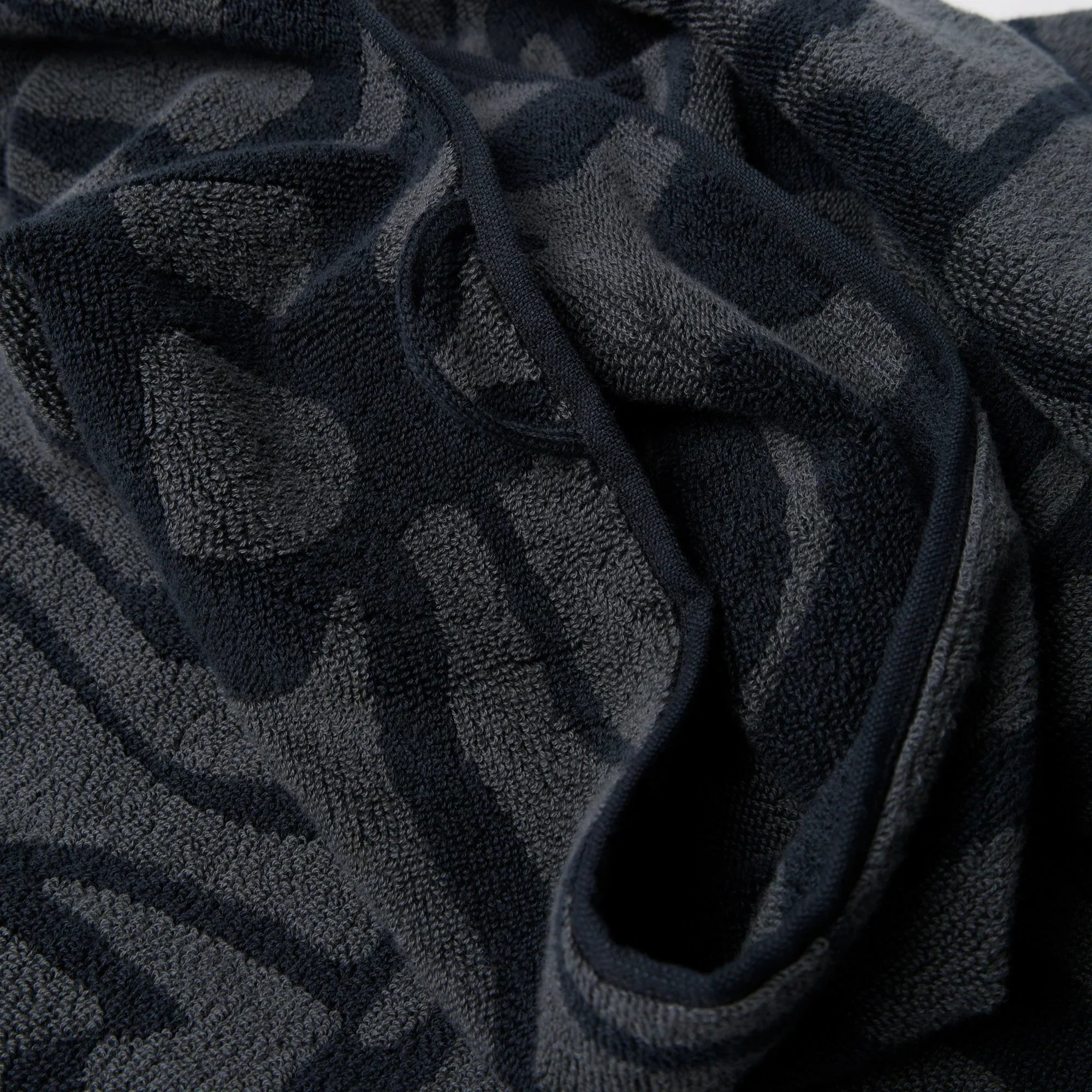 By Parra Broken FTP Bath Towel Set Of 2 - Black