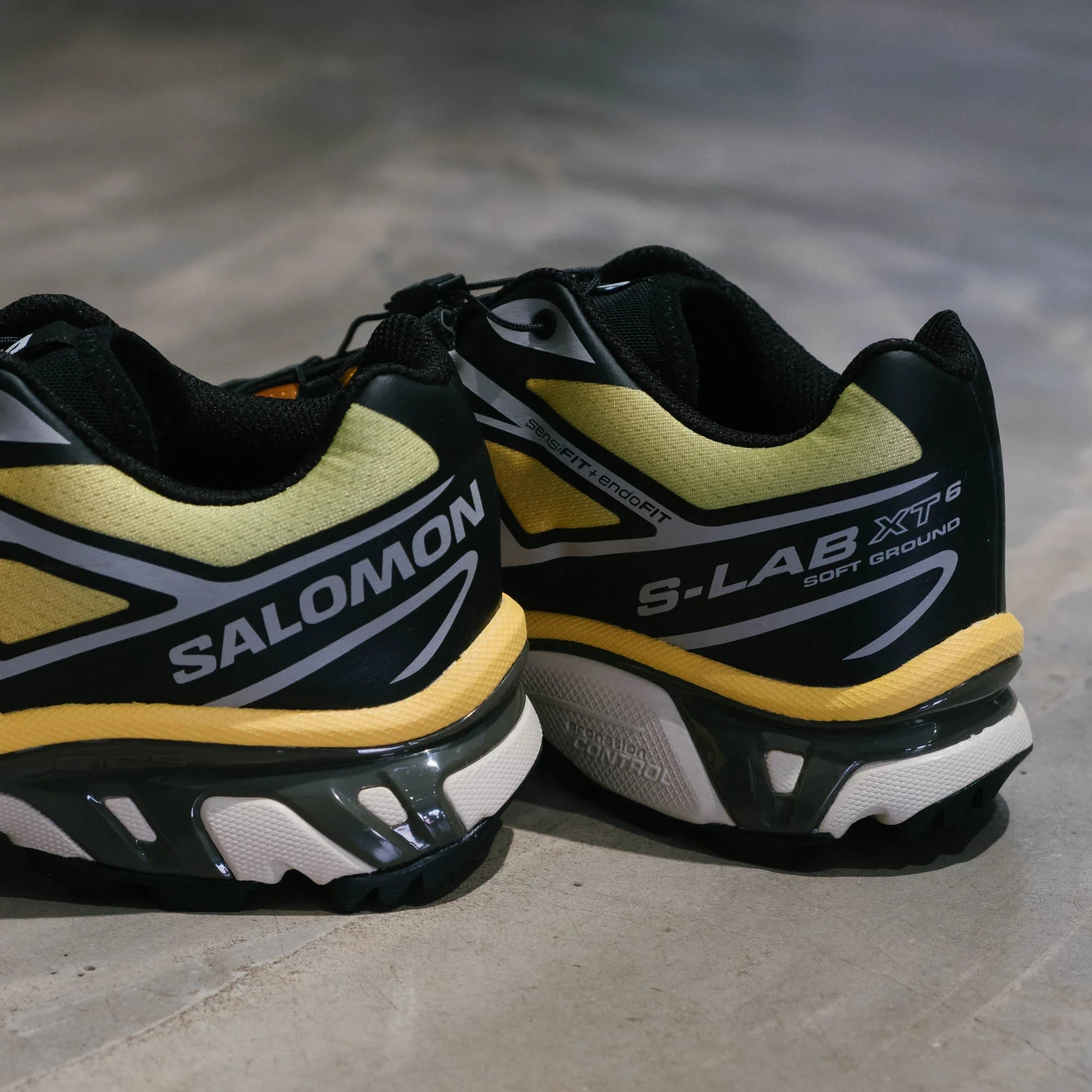 Salomon XT-6 Shoes - Black/Grape Leaf/Beach Ball - Never Never