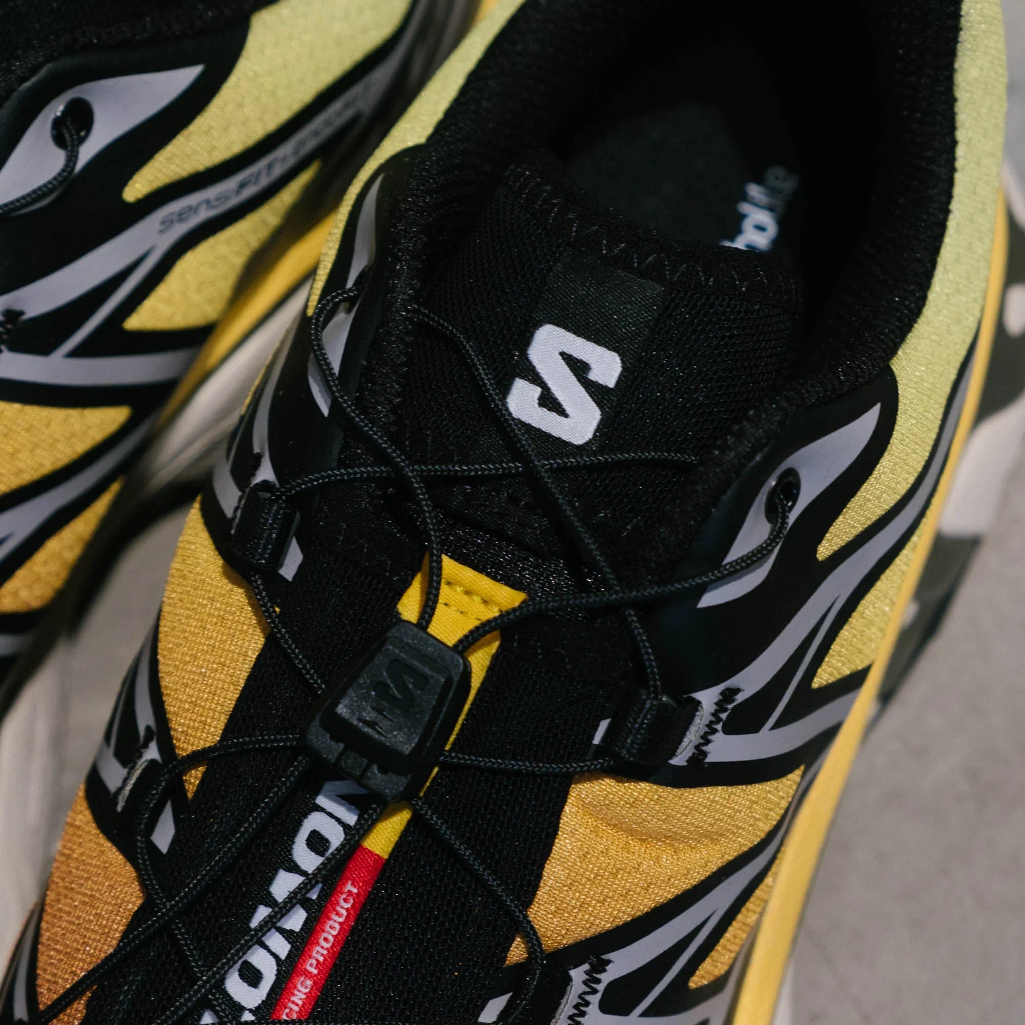 Salomon XT-6 Shoes - Black/Grape Leaf/Beach Ball - Never Never
