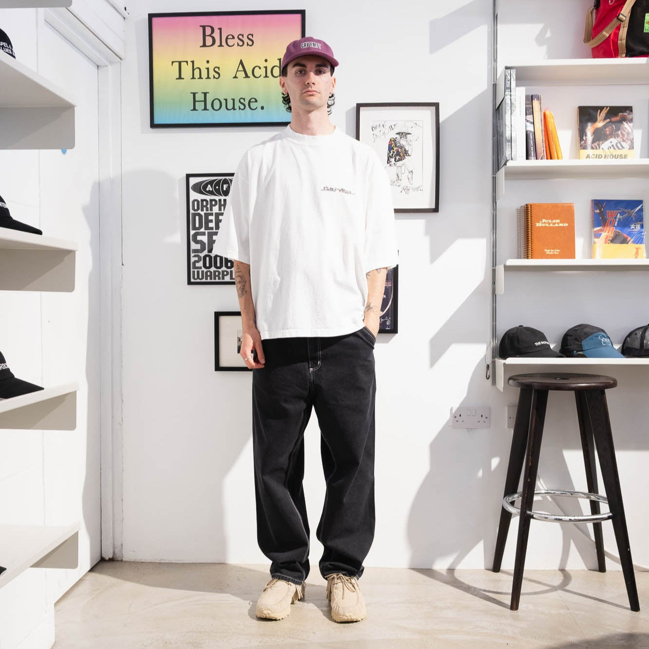 is-ness QV Tee - White
