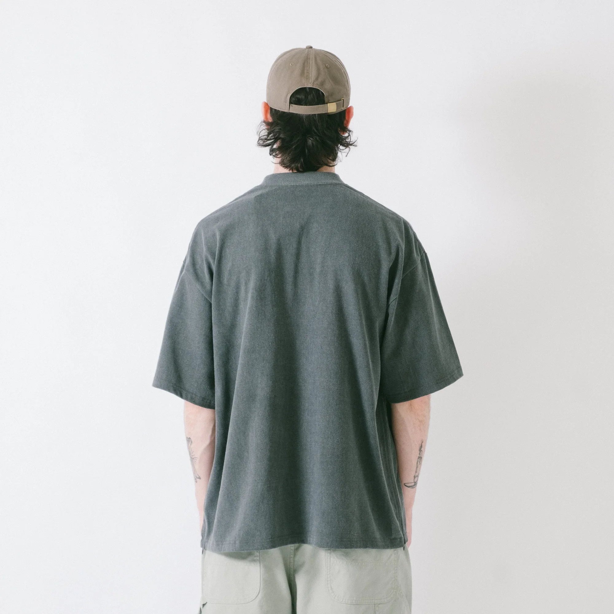 is-ness Arm Pocket Venti T-Shirt - Black