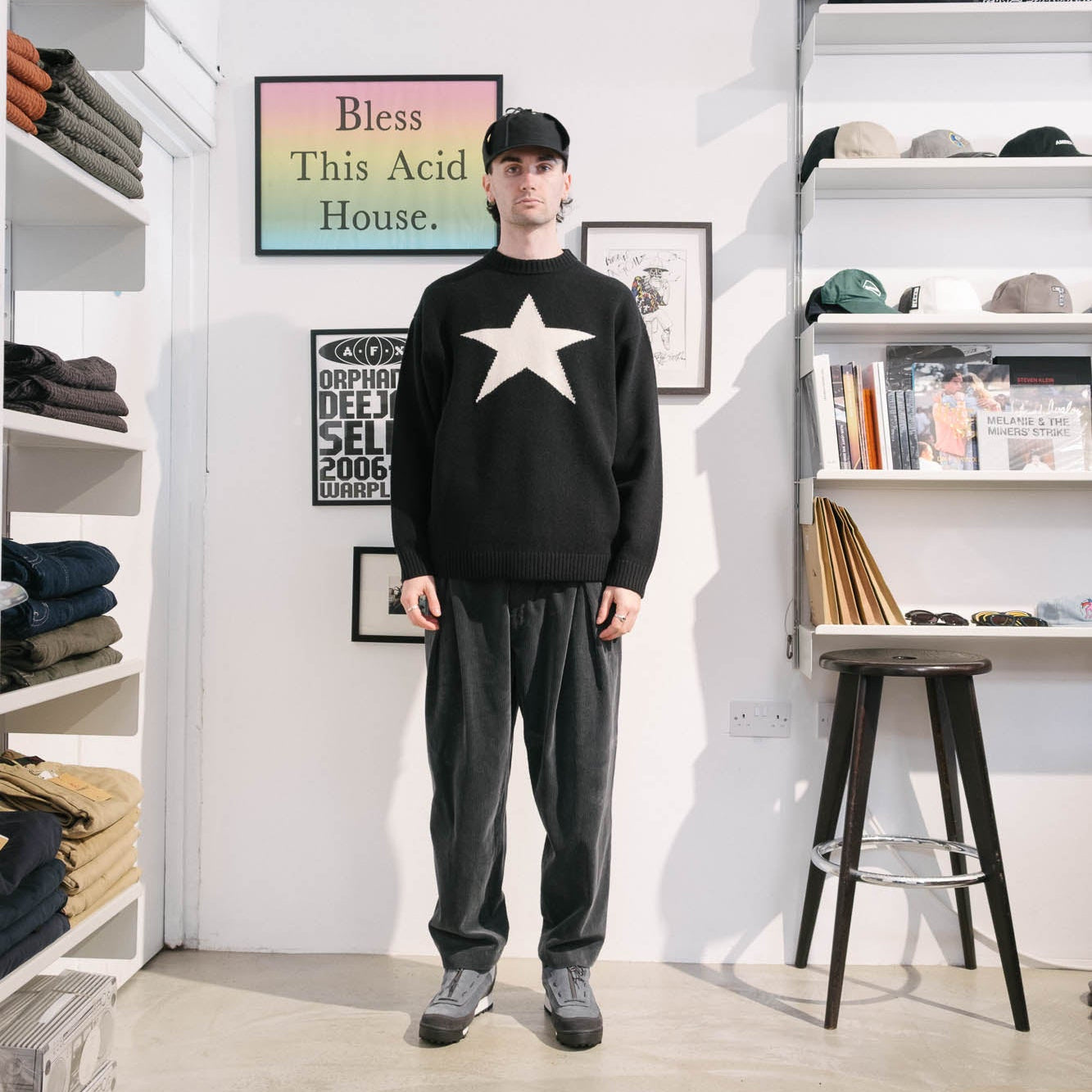 is-ness Doron Ventilation Knit - Black