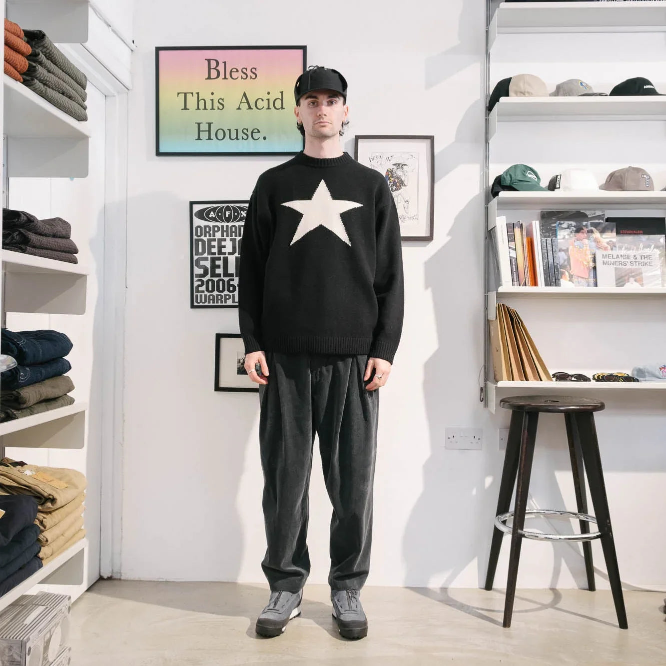 is-ness Doron Ventilation Knit - Black