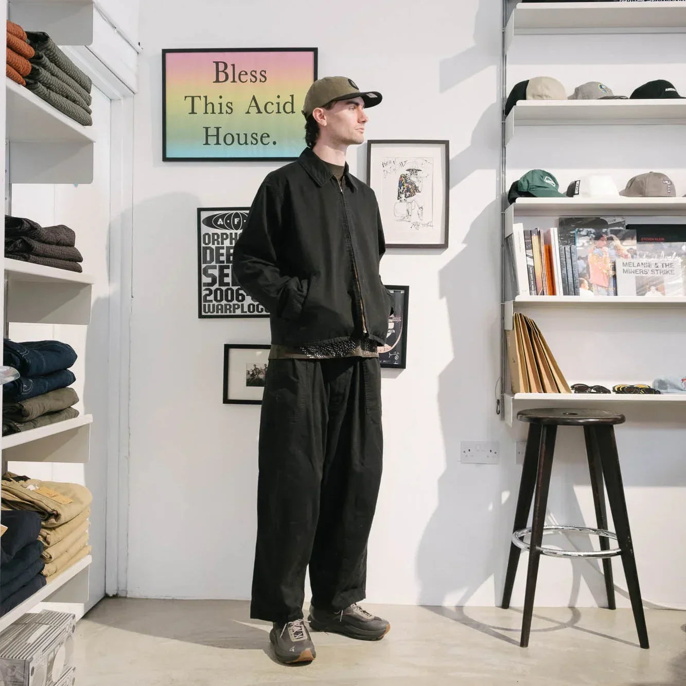 is-ness Herringbone Zip Jacket - Black