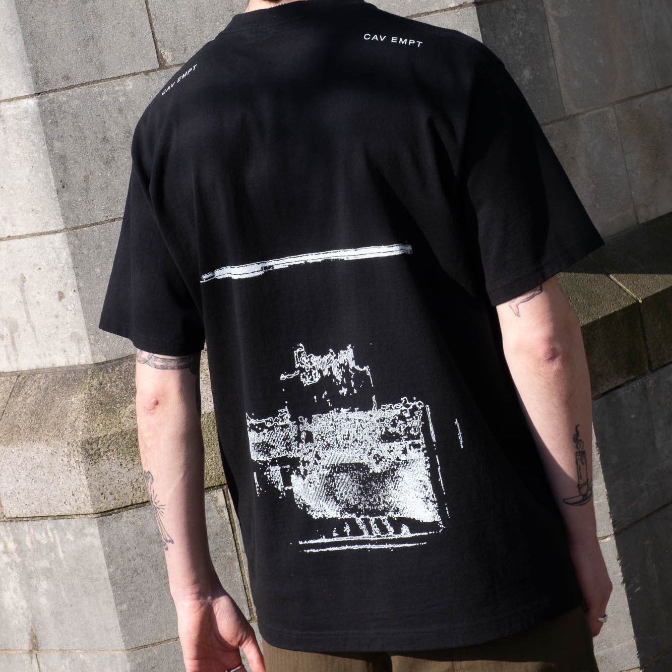 Cav Empt TH Body Bag/AS D_intergration T-Shirt - Black