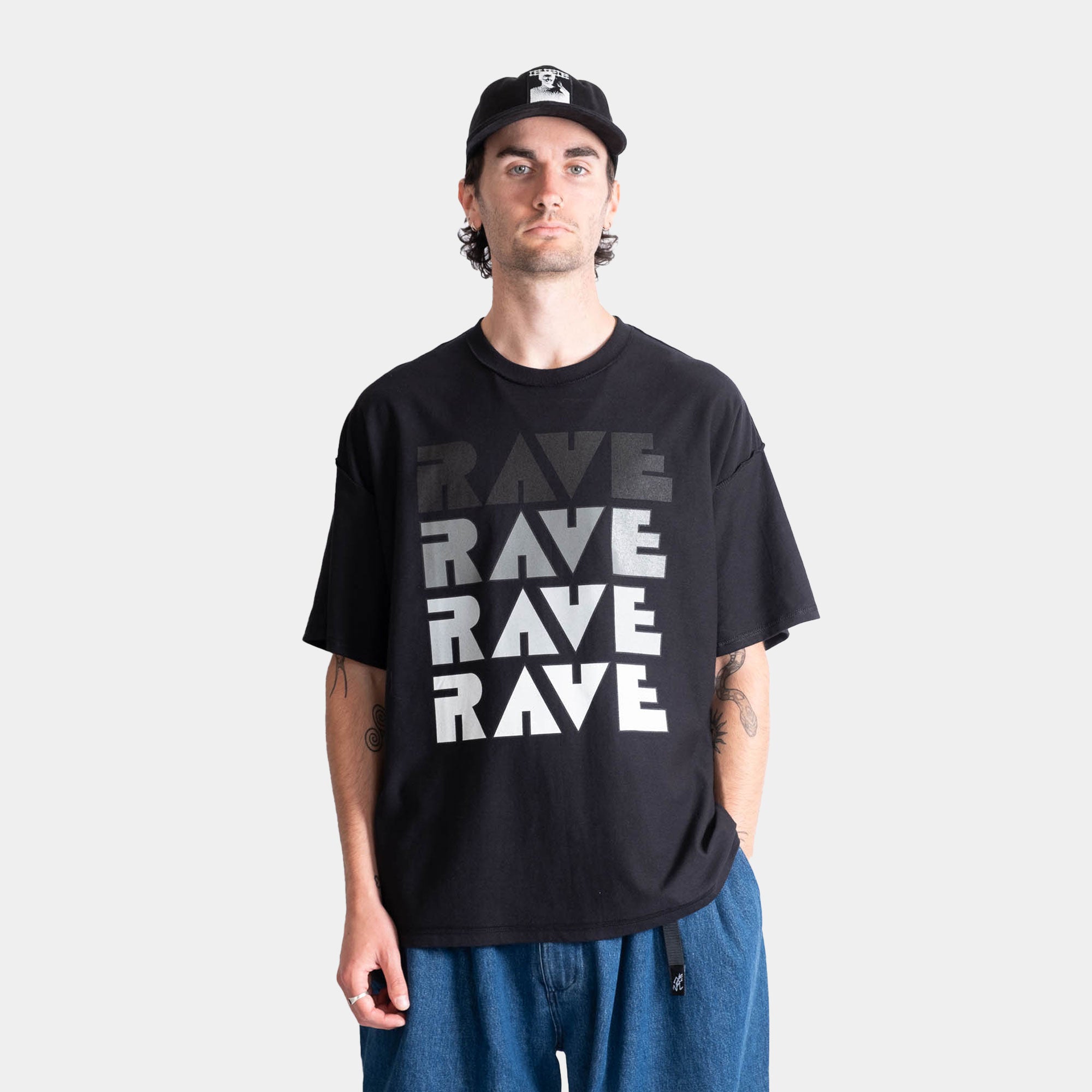 is-ness Rave Tee - Black