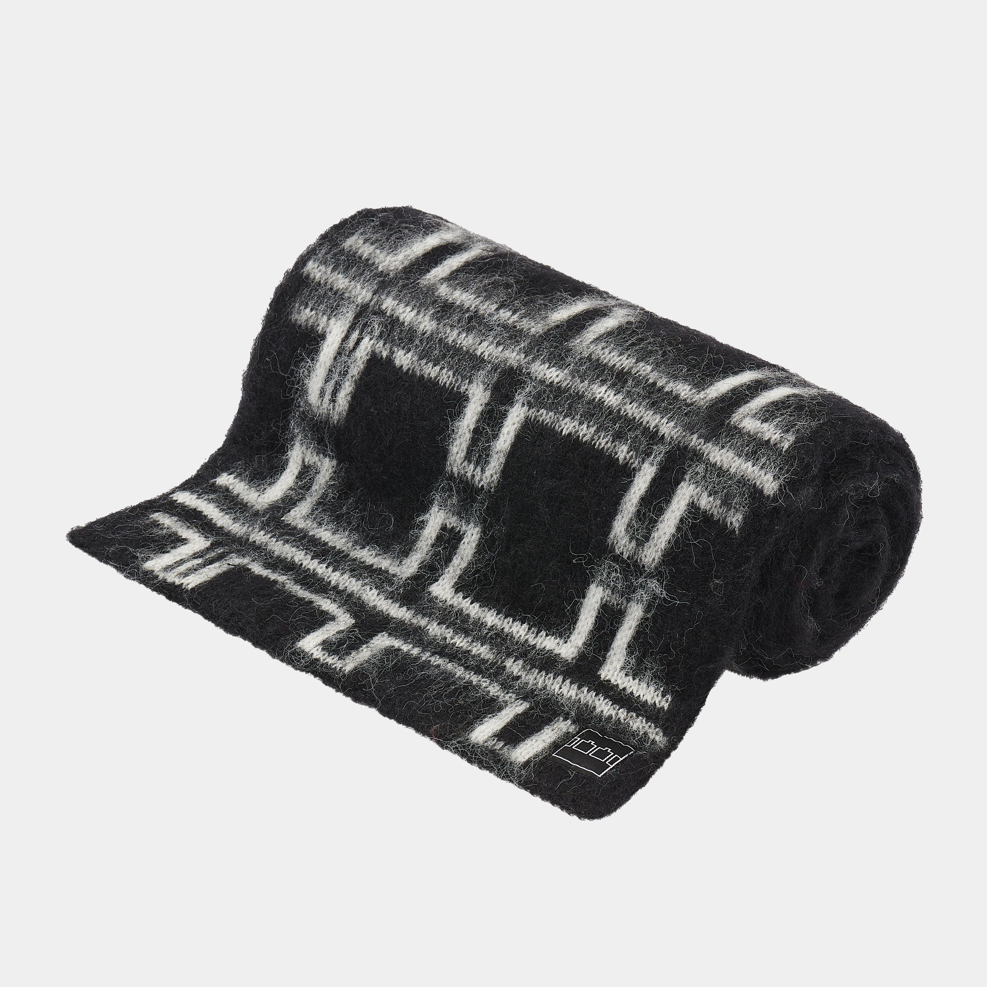 The Trilogy Tapes TTT Mohair Knitted Repeat Scarf - Black/White