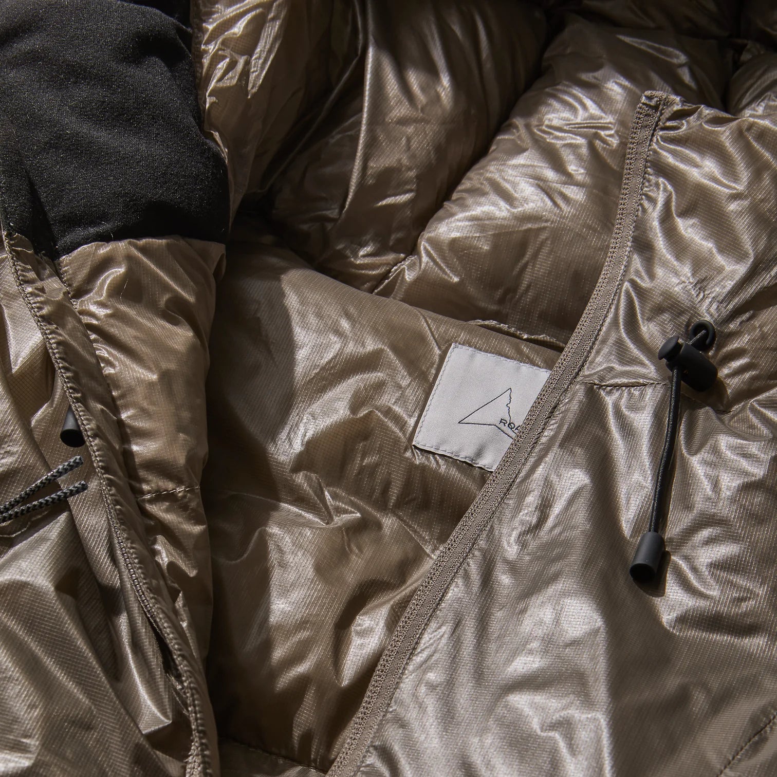 ROA Synthetic Down Jacket - Taupe