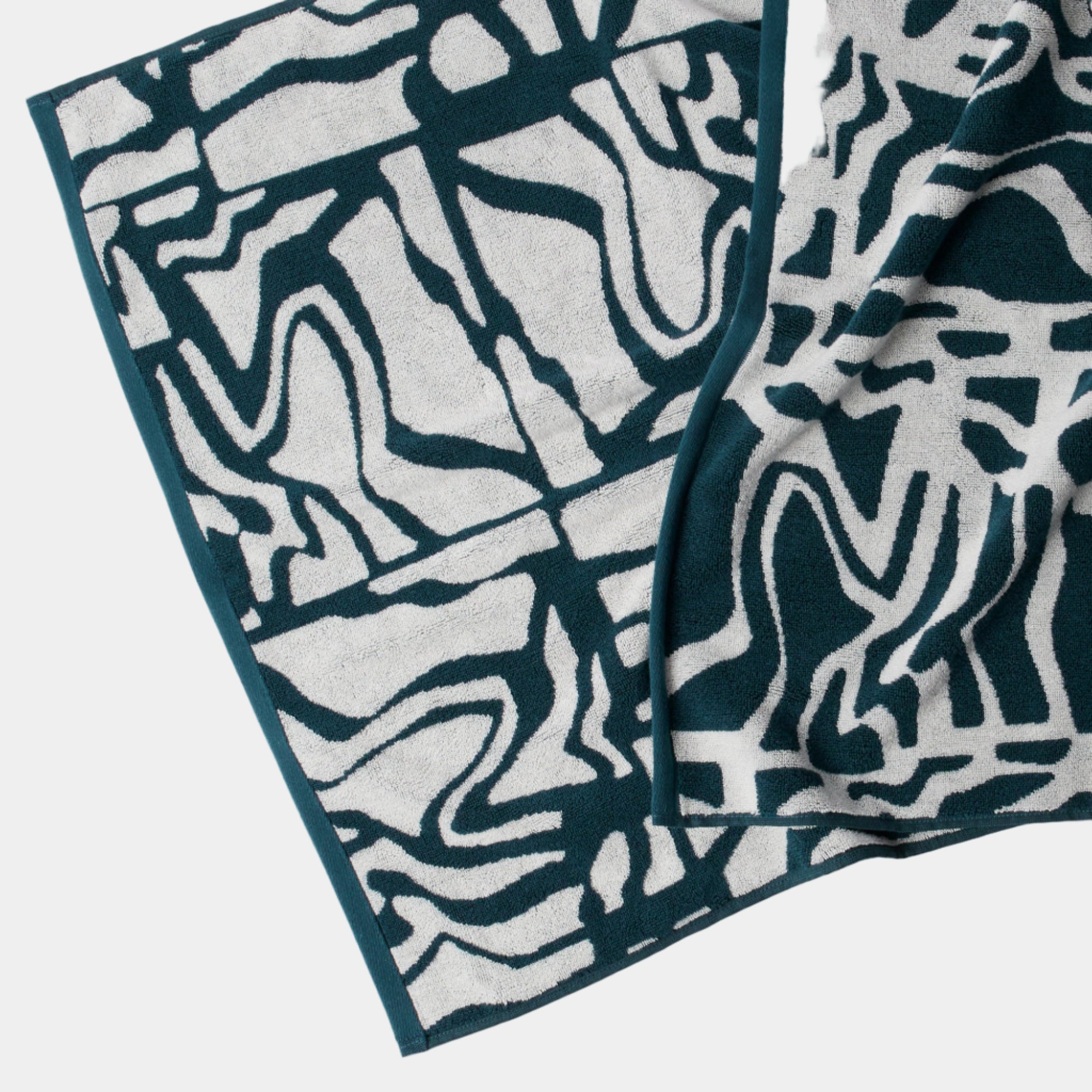 By Parra Broken FTP Bath Towel Set Of 2 - Teal Green