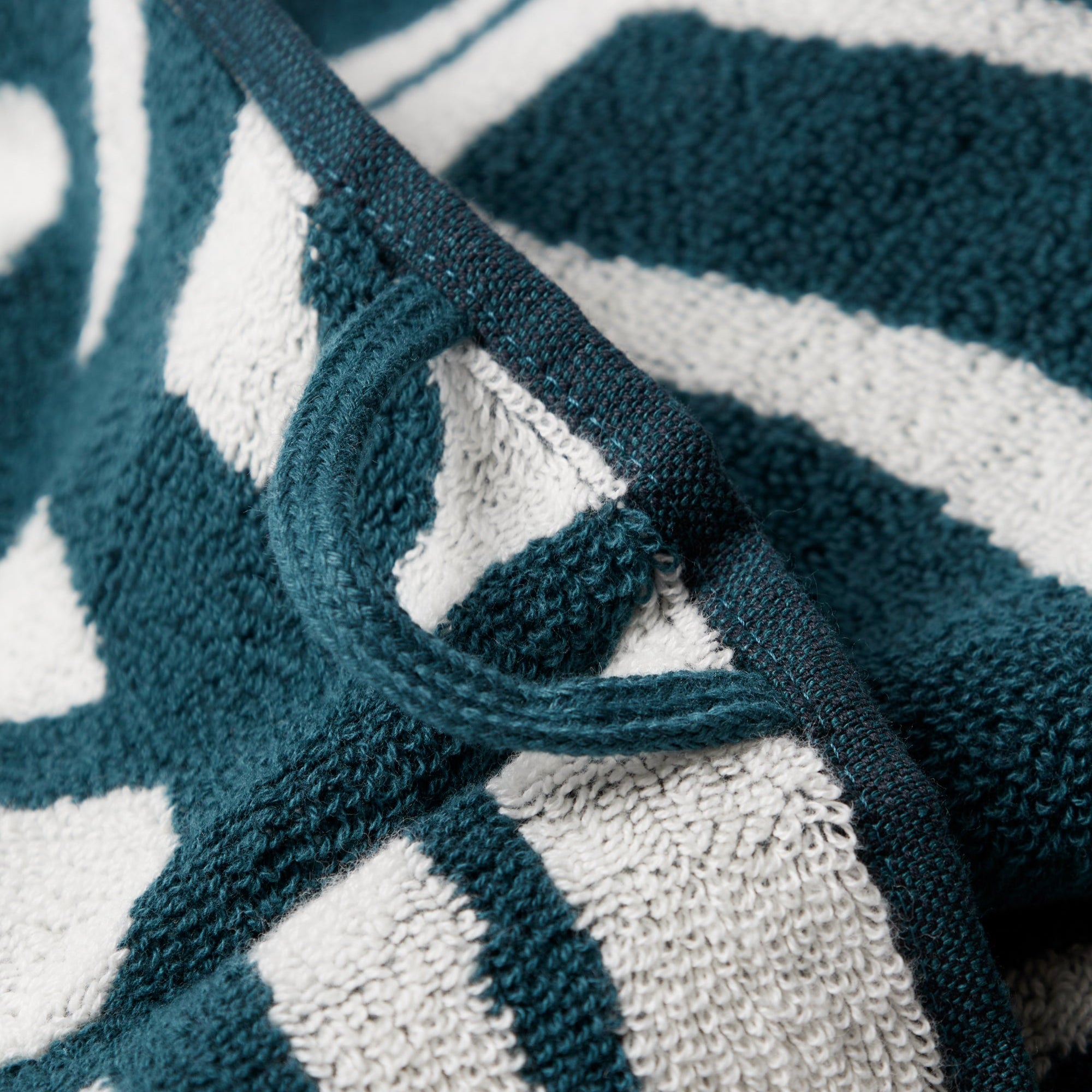 By Parra Broken FTP Bath Towel Set Of 2 - Teal Green
