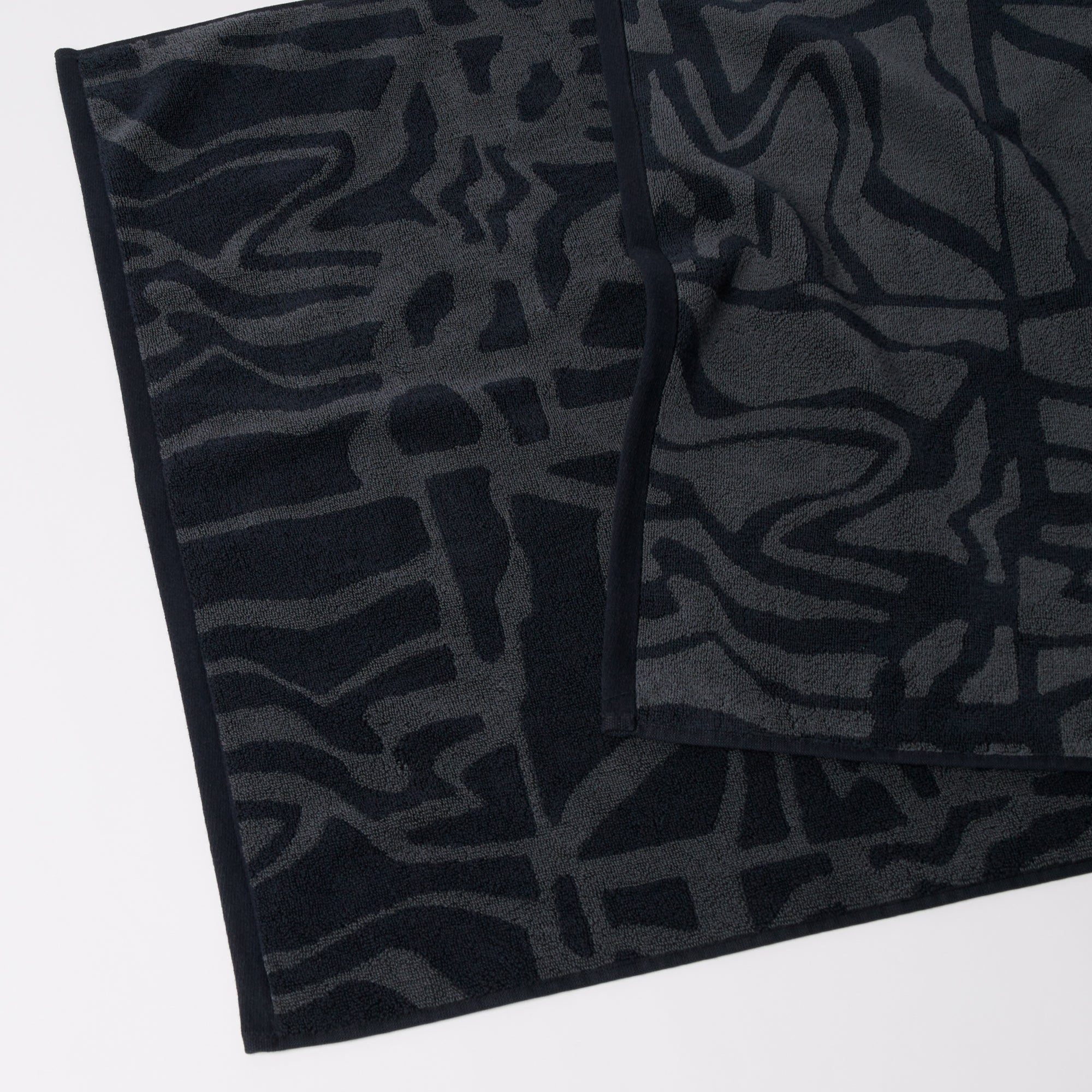 By Parra Broken FTP Bath Towel Set Of 2 - Black