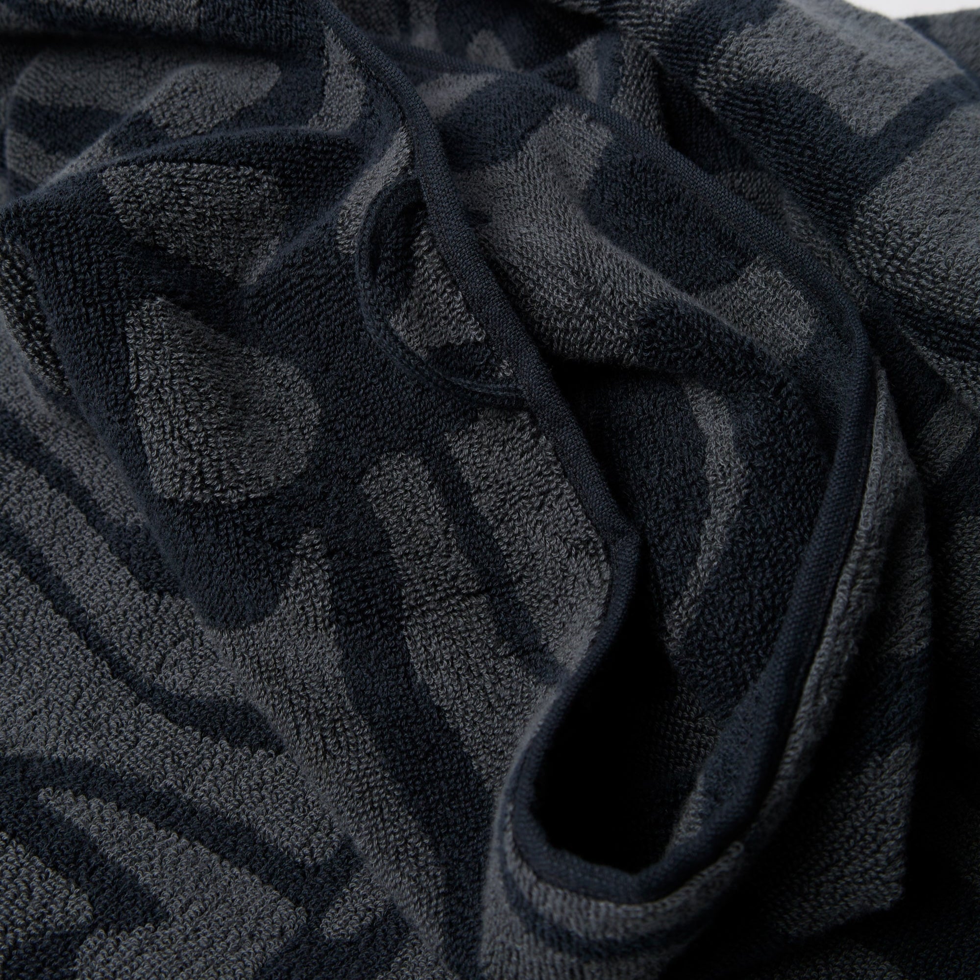 By Parra Broken FTP Bath Towel Set Of 2 - Black