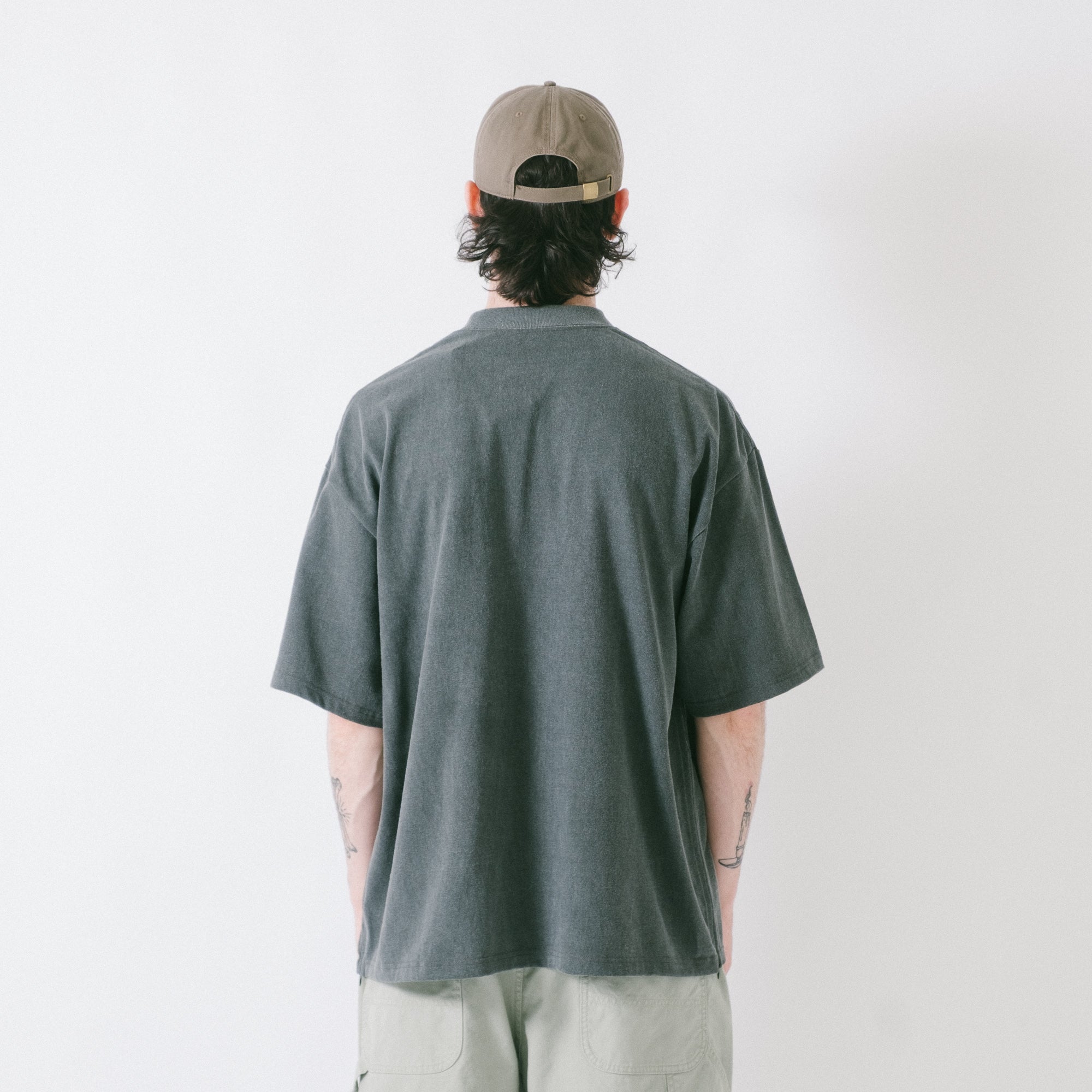 is-ness Arm Pocket Venti T-Shirt - Black